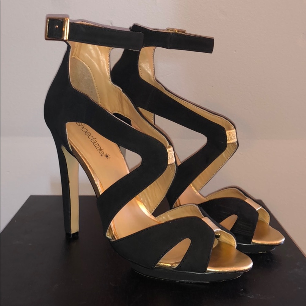 🌟Stunning Black and Gold Shoe Dazzle Heels🌟